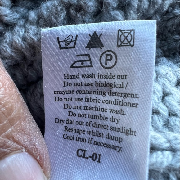 PURE 100% Cashmere Cable Knit Beanie Hat Gray Soft Luxury Winter - Picture 5 of 5